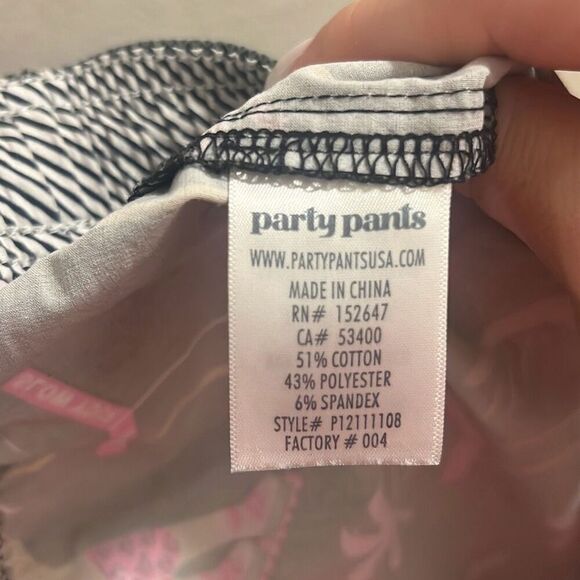 ✨Party Pants Slow Your Roll Sz Medium Shorts✨ - Picture 6 of 8